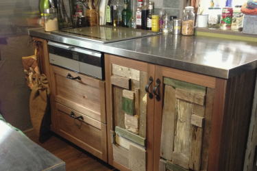 ���R�f�ނ̵��ް���݁E���ް�Ƌ�@�O�d���鎭�s�yCalmfurniture �ߓ��Ƌ�z�߲ݍނ̉����L�b�`��